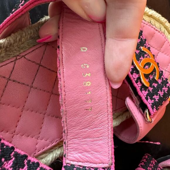 CHANEL Pink Tweed Dad Sandals Rare Colorway Size 38 in ORIGINAL BOX - Picture 9 of 11